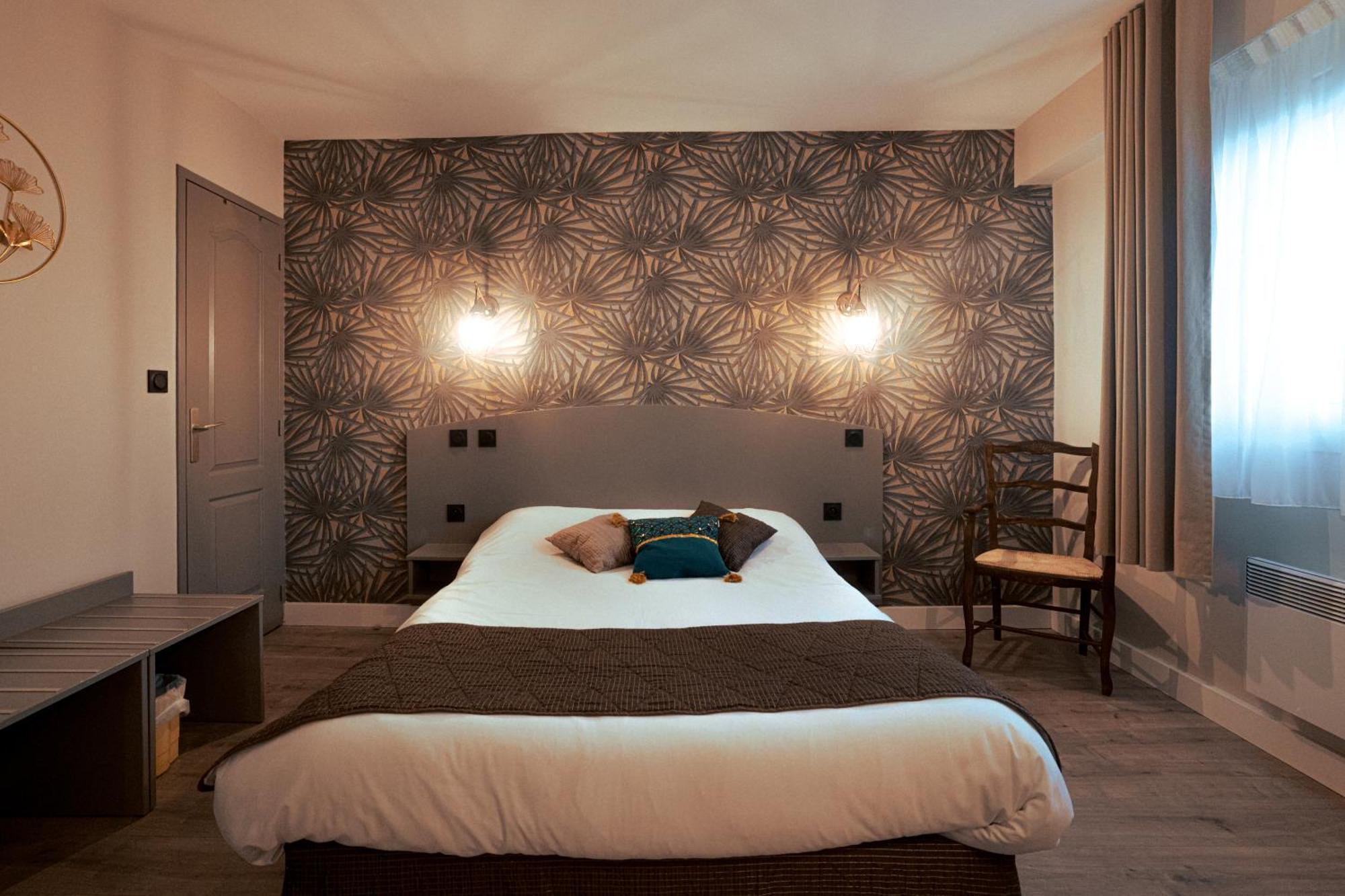 Logis Hotel - Auberge Du Pastel - Hotel 3 Etoiles Et Restaurant Nailloux Esterno foto